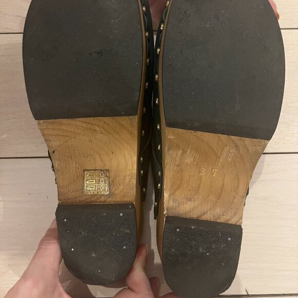 Lisa B. Forest Green Leather Clogs | Portuguese Craftsmanship | Classic Style - Picture 4 of 4